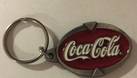 93162-1 € 5,00 coca cola sleutelhanger ijzer ovaal.jpeg